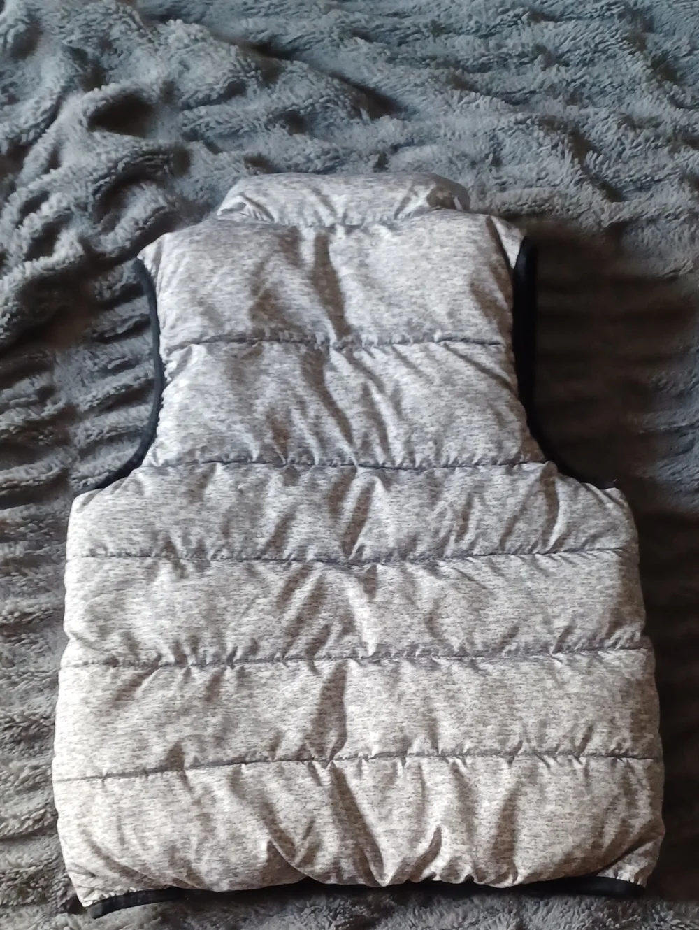 GAP Kid's Light Gray Quilted Puffer Vest. Size Small